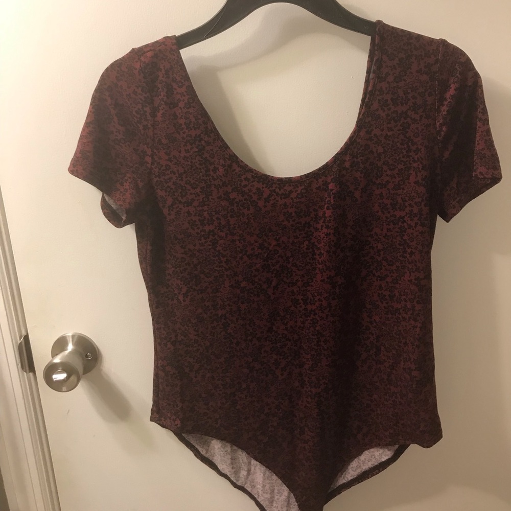 Red tiny floral body suit🌺